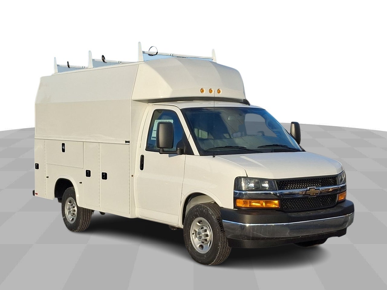 2024 Chevrolet Express Cutaway 3500 1WT