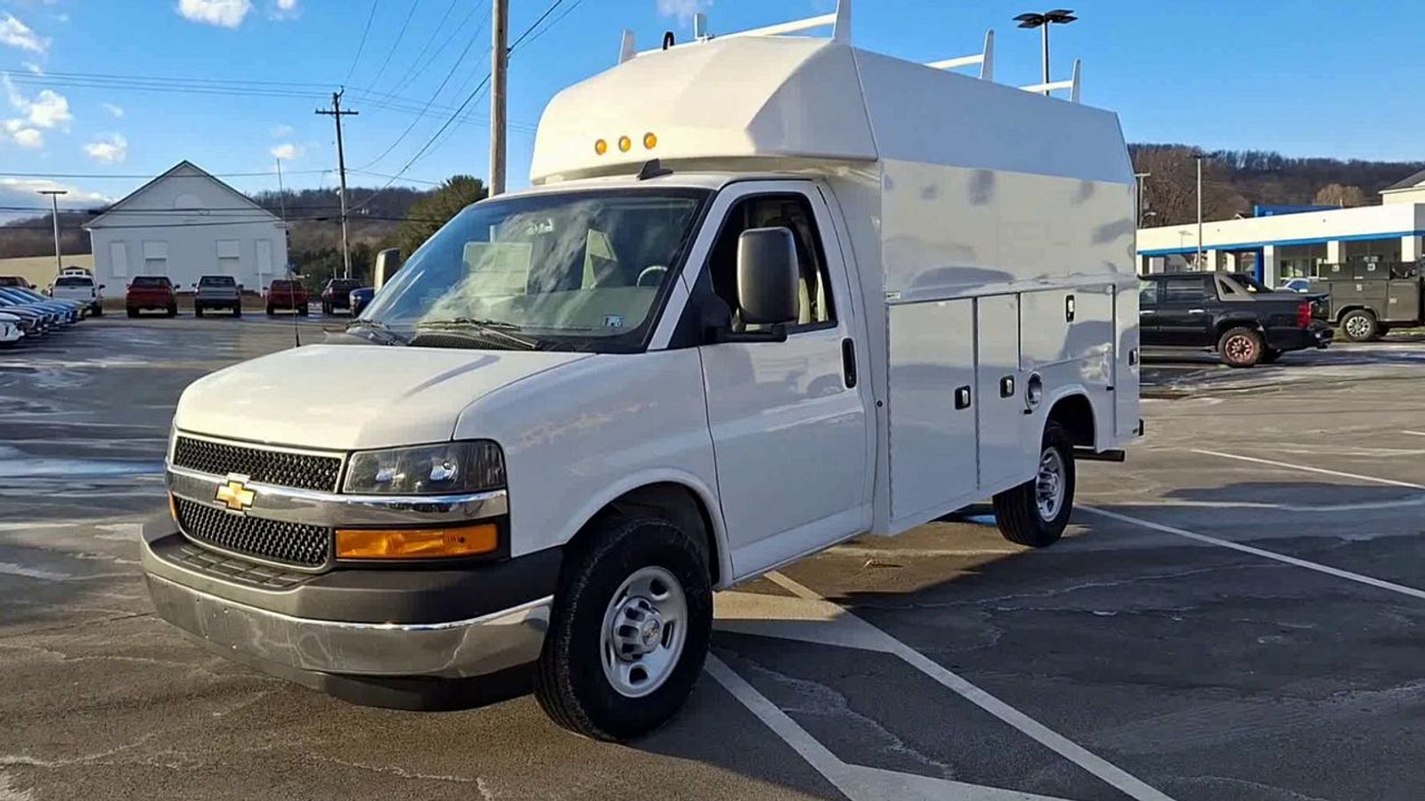 2024 Chevrolet Express Cutaway 3500 1WT