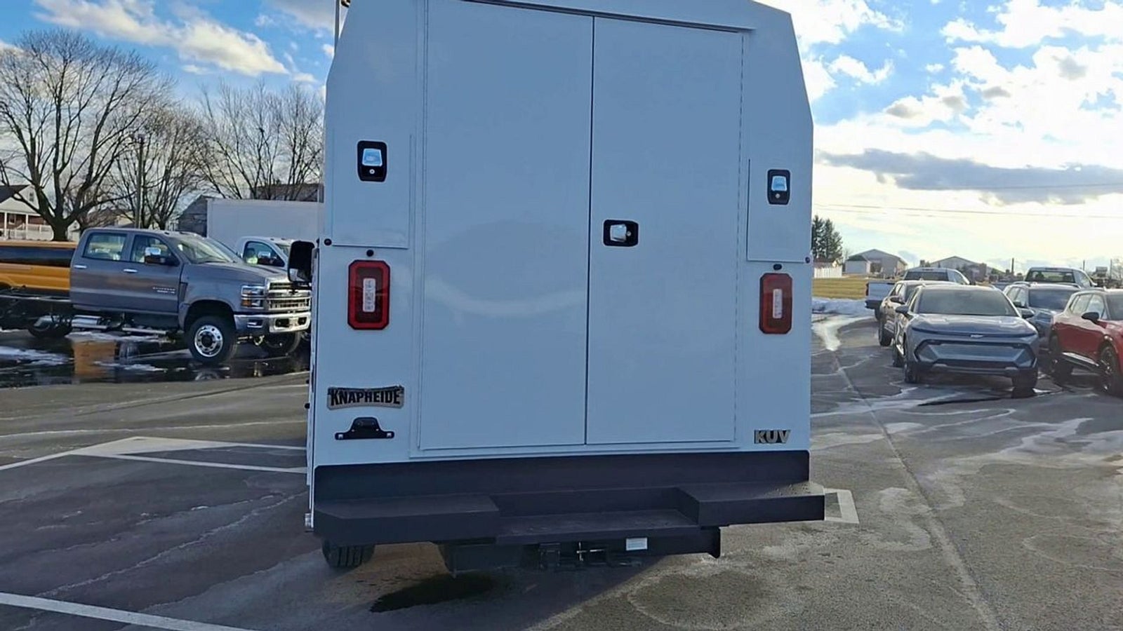 2024 Chevrolet Express Cutaway 3500 1WT