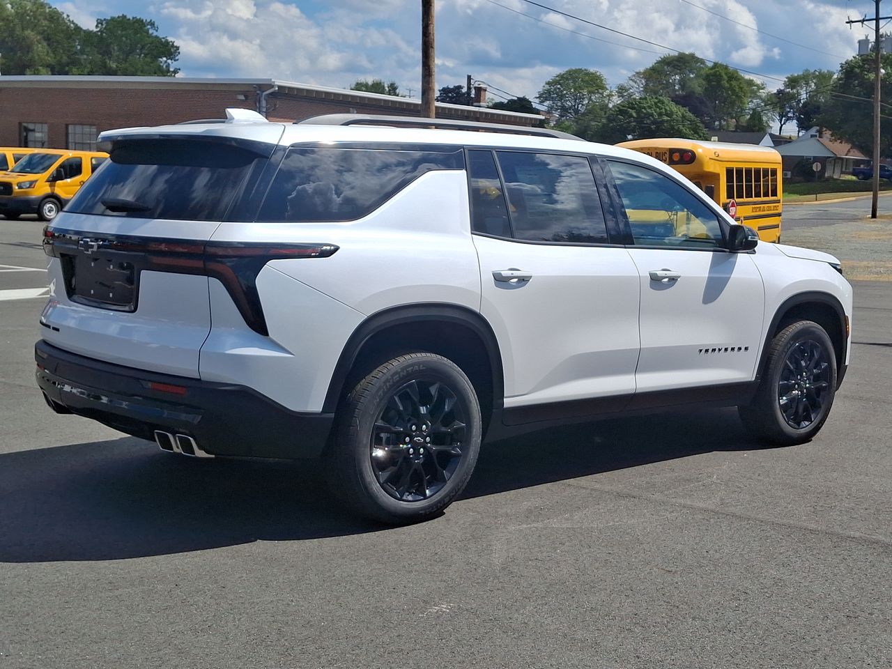 2025 Chevrolet Traverse LT
