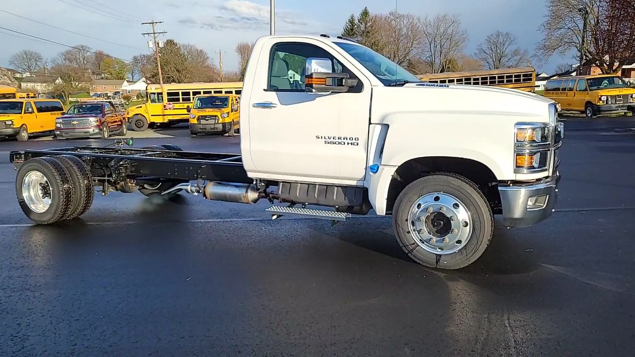 2023 Chevrolet Silverado 5500 HD Work Truck