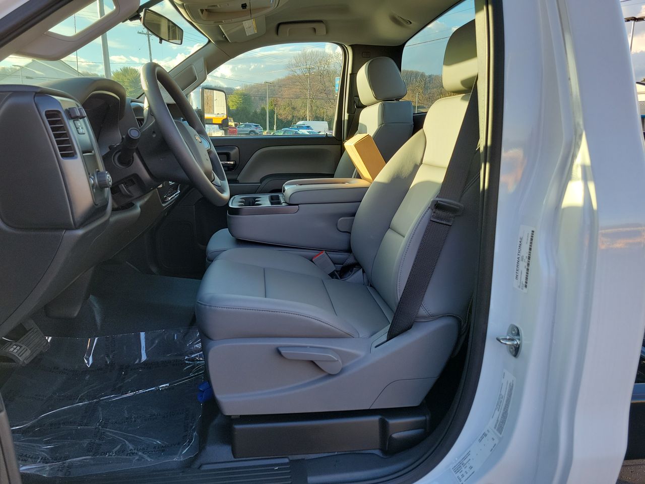 2023 Chevrolet Silverado 5500 HD Work Truck