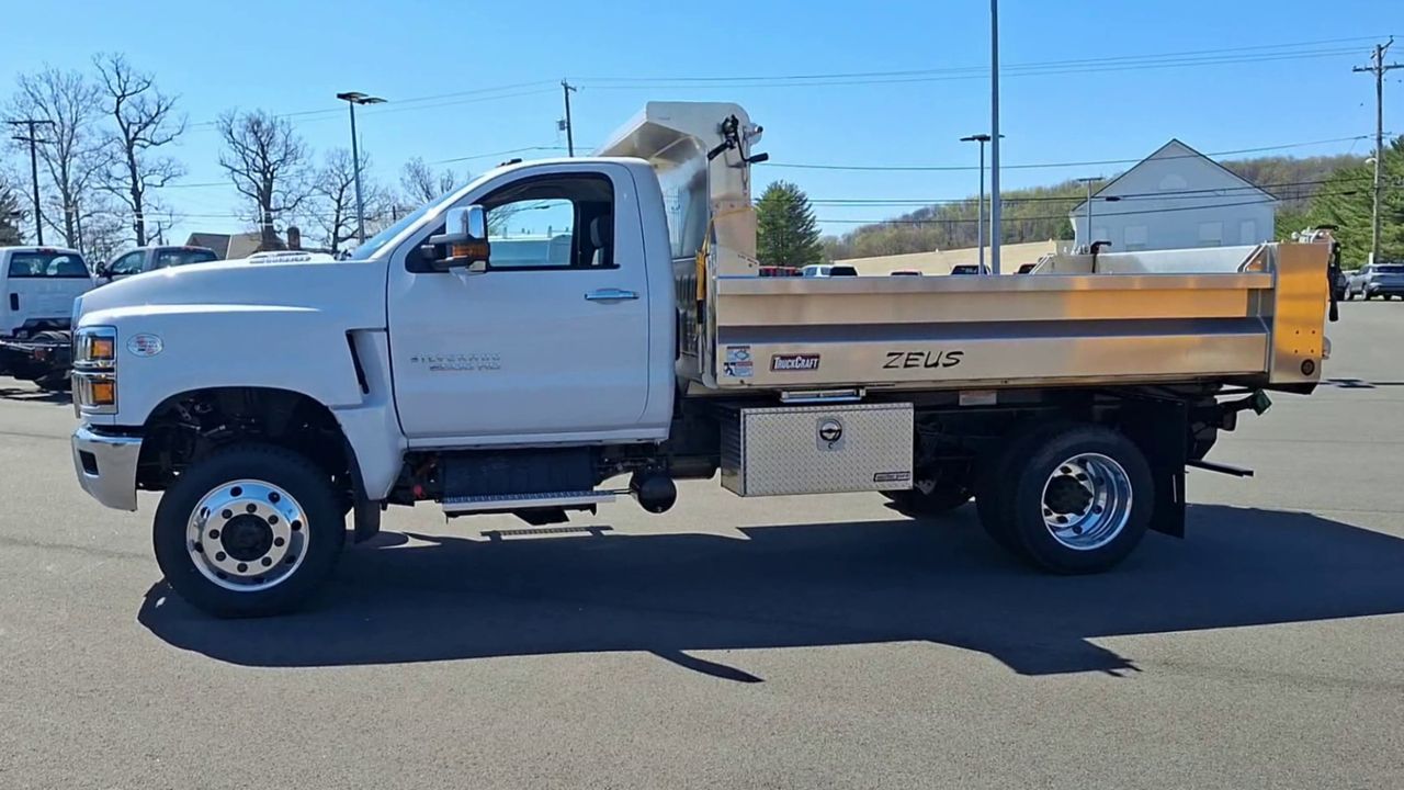 2024 Chevrolet Silverado 5500 HD Work Truck