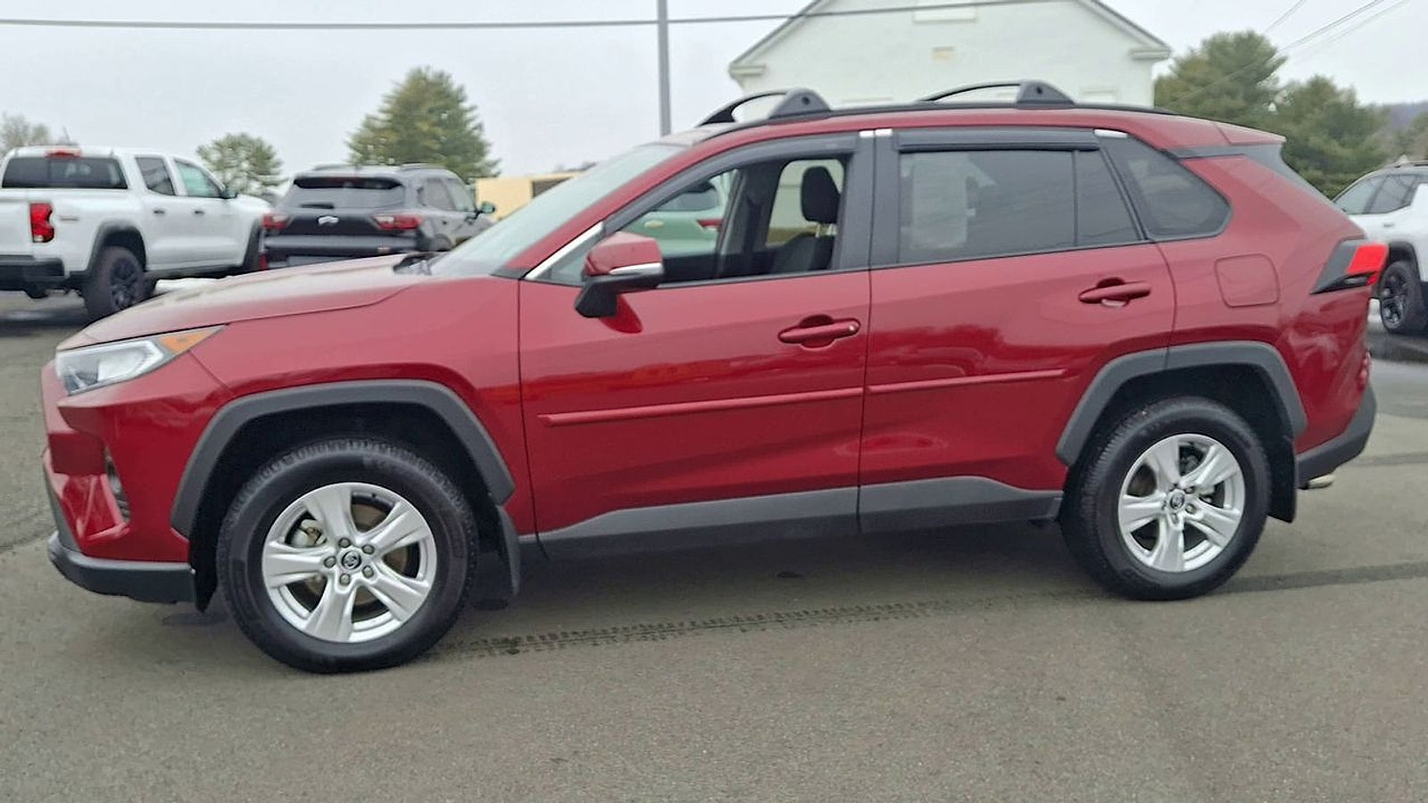 2020 Toyota RAV4 XLE