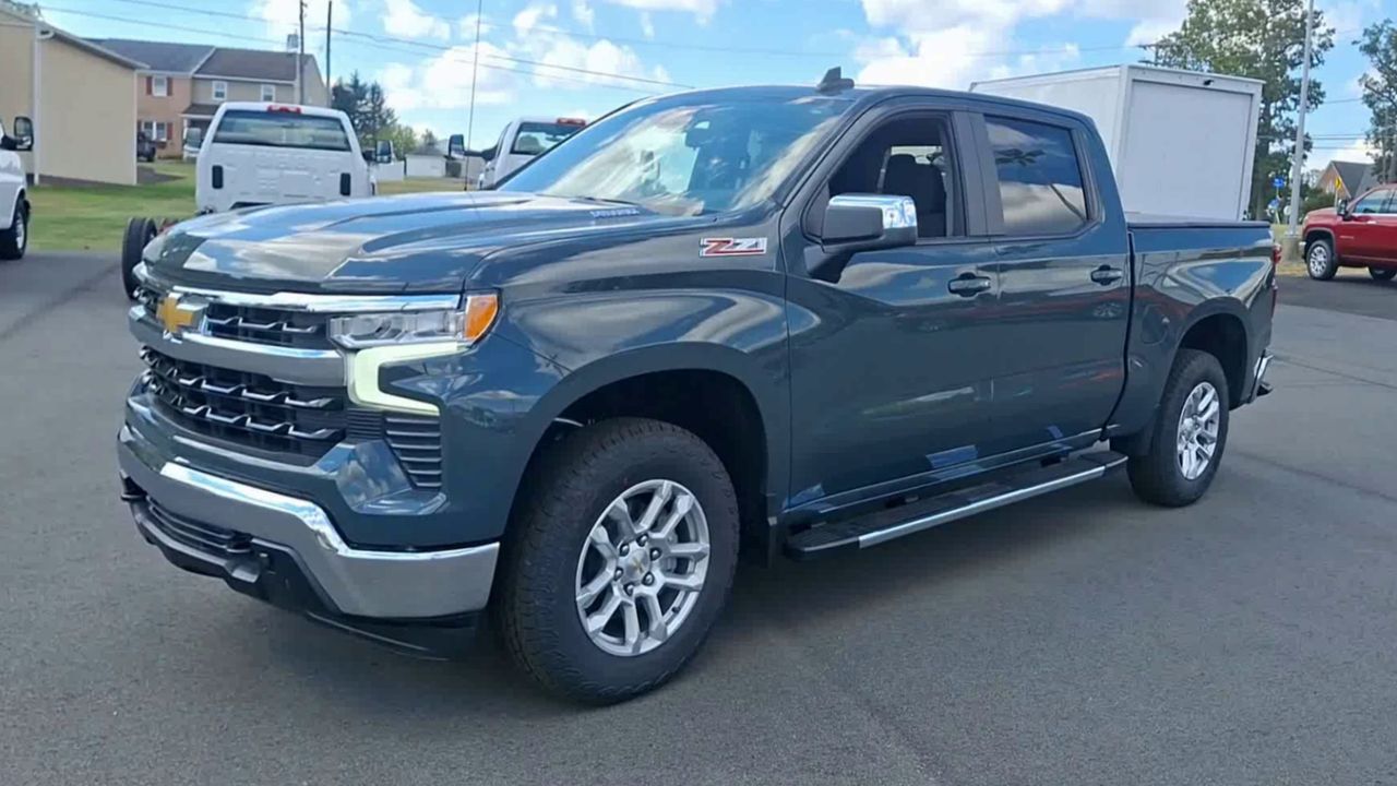 2025 Chevrolet Silverado 1500 LT