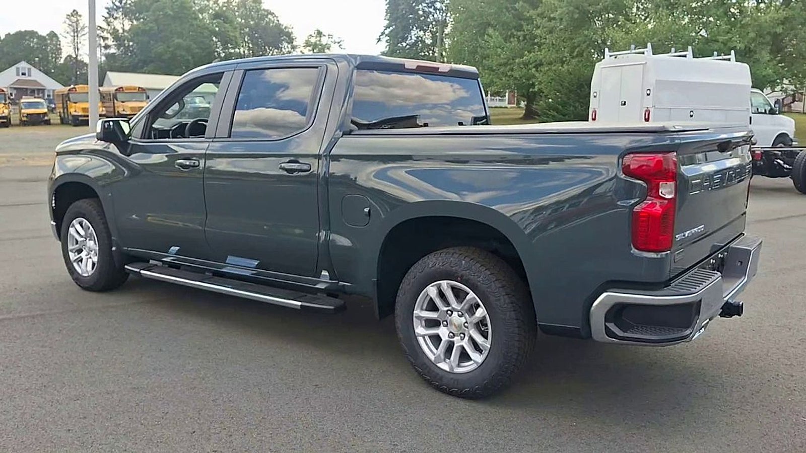 2025 Chevrolet Silverado 1500 LT