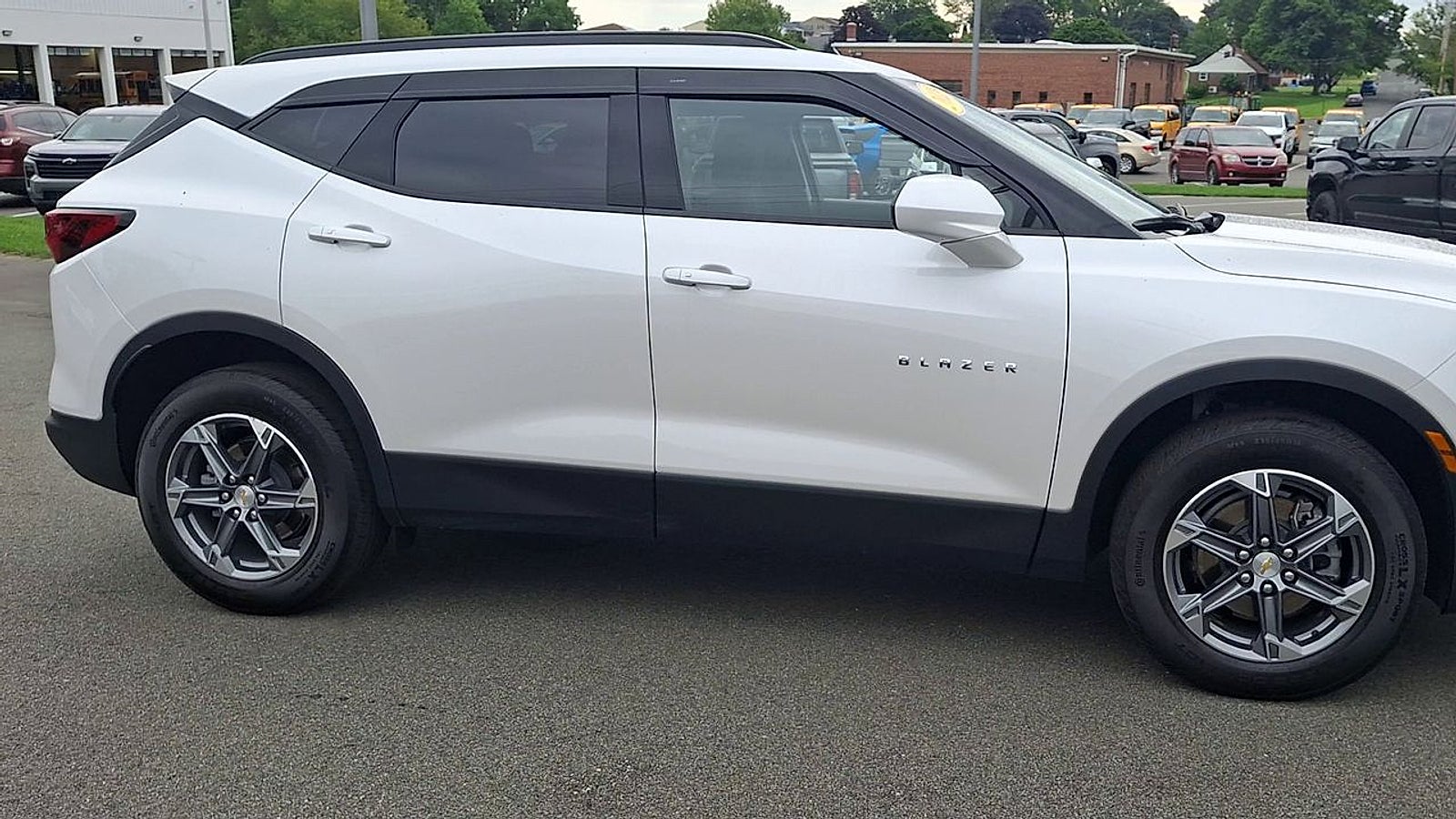 2023 Chevrolet Blazer 2LT - Photo 2