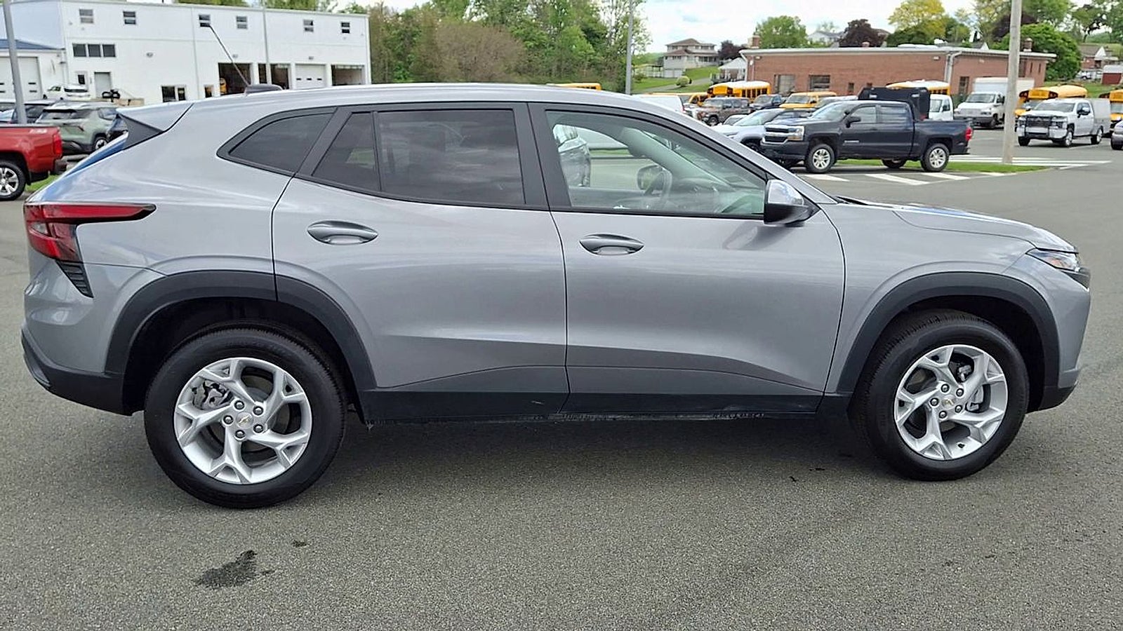 2025 Chevrolet Trax LS