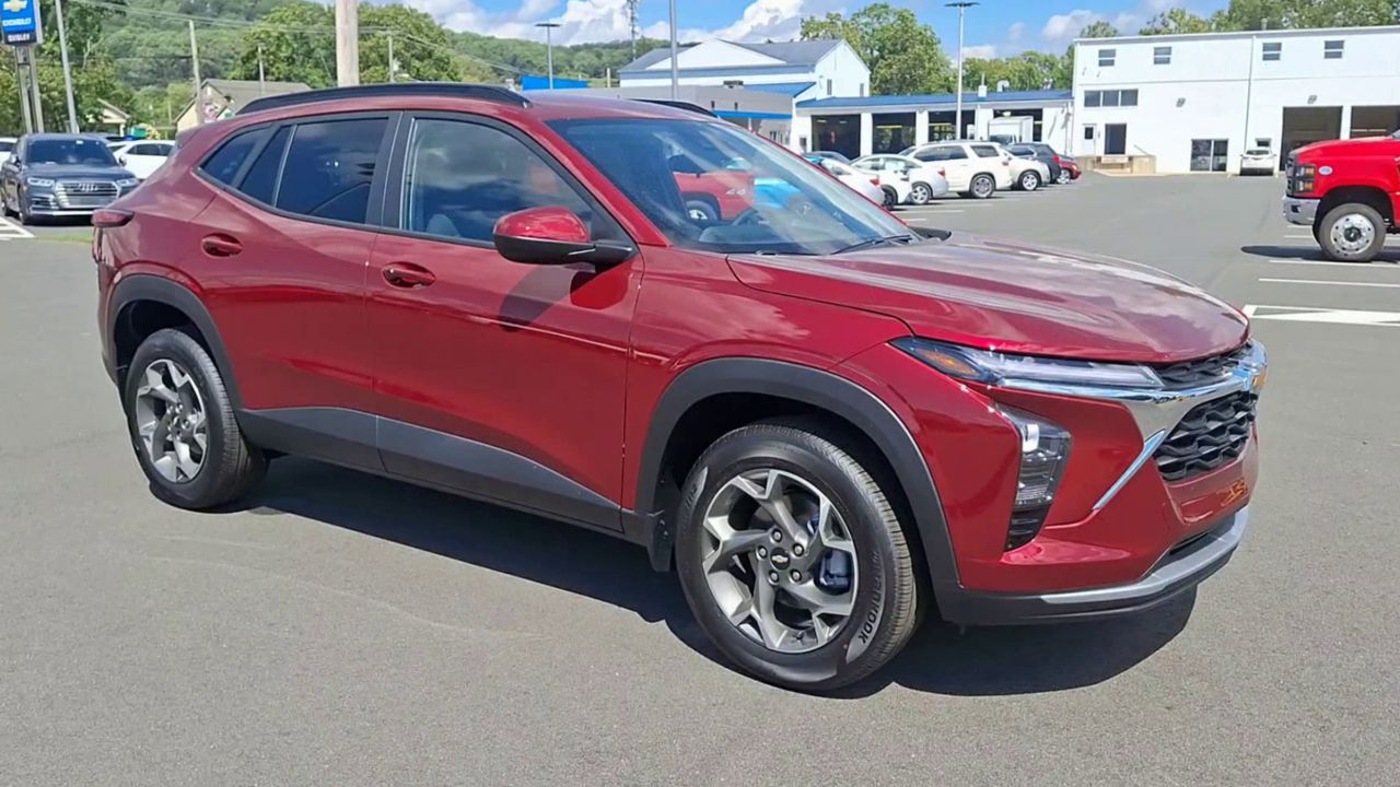 2025 Chevrolet Trax LT